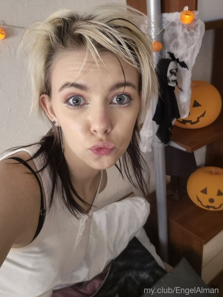 Lilian Free Photos #3