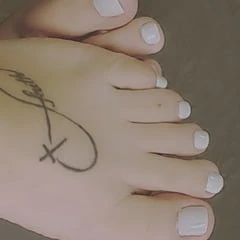 Legs & Feet