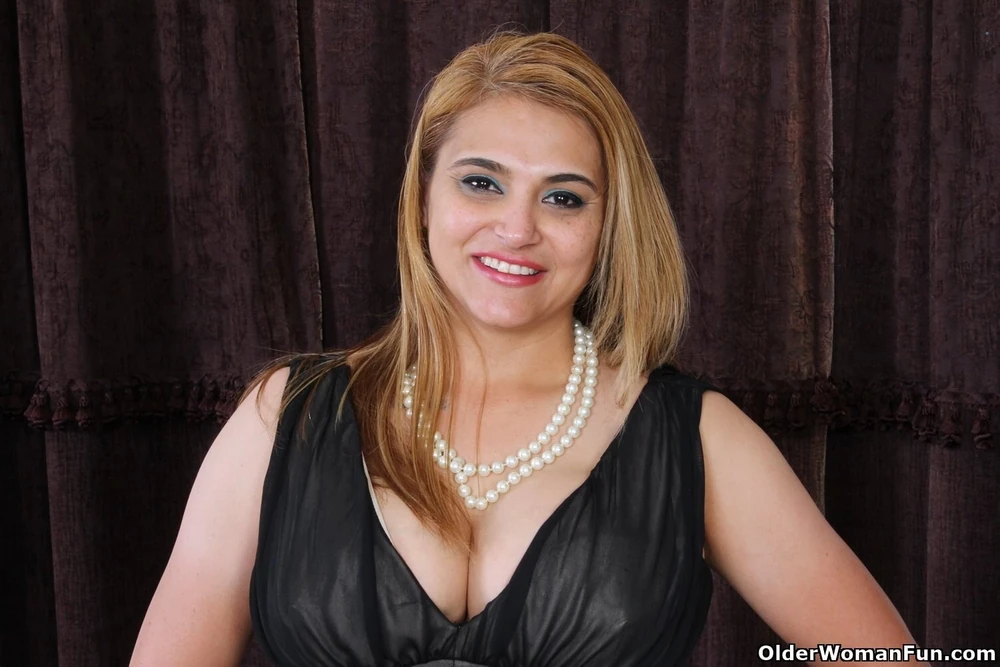Mature milfs and gilfs from OlderWomanFun #2