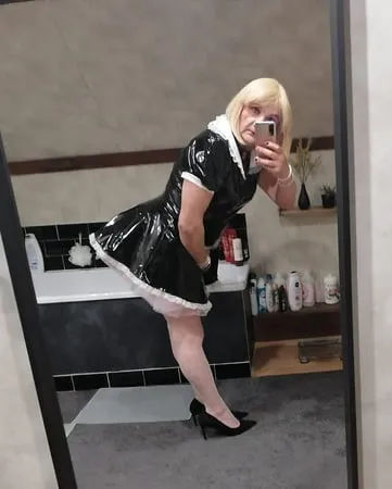 sissy maid dee         