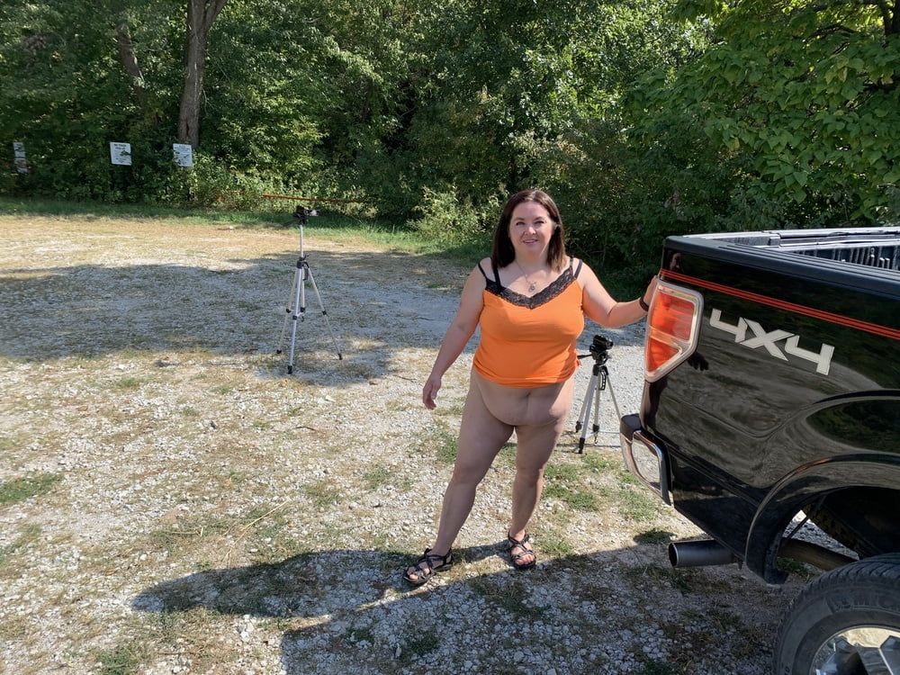 Sexy BBW Outdoor Hitch and Facial Photoset #55