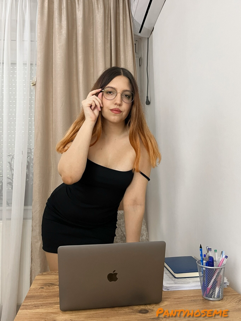 Krista Shyann Is Sexy Secretary Wearing Pantyhose #7