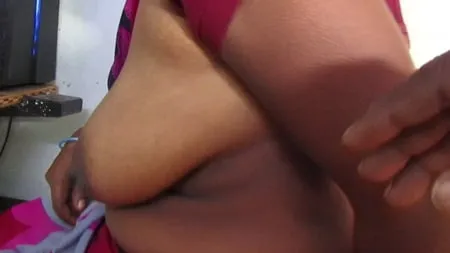 tamil horny aunty showing her boobs         
