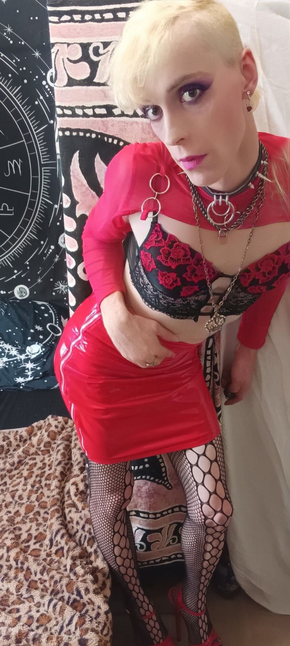 sexy trans in red need a daddy