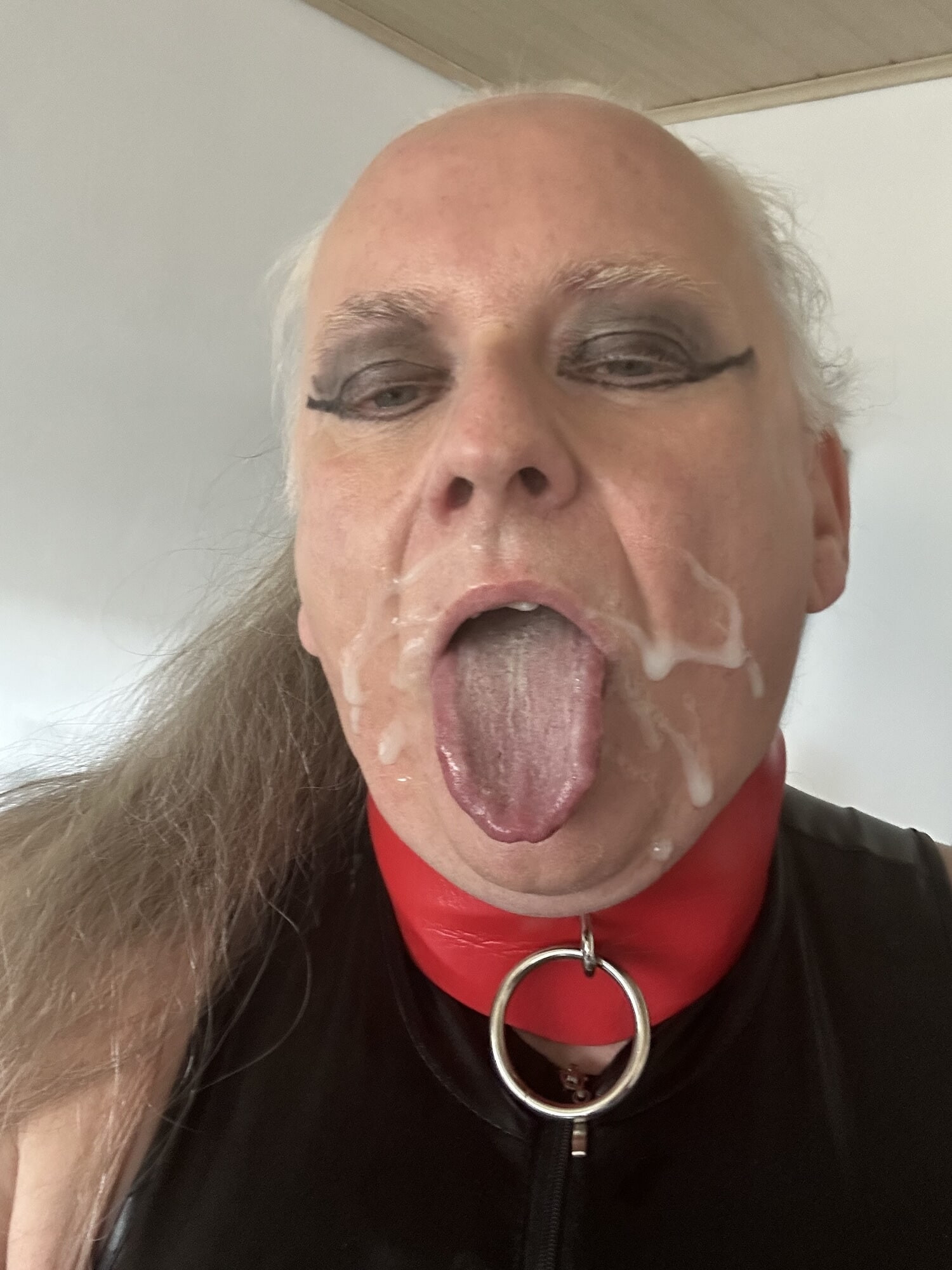 Sandra die Schwuchtel will gesehen werden 