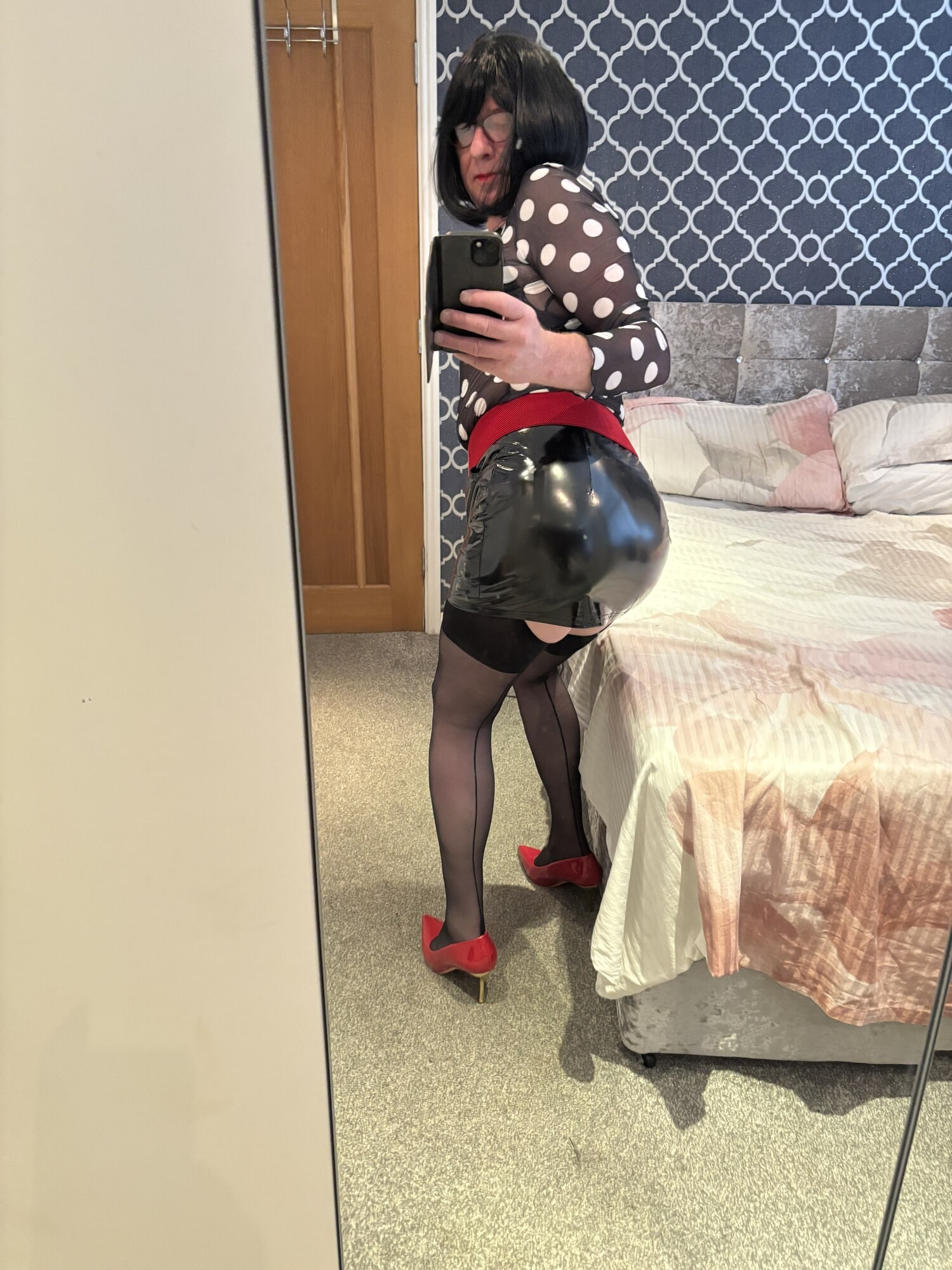 Mature crossdresser slut