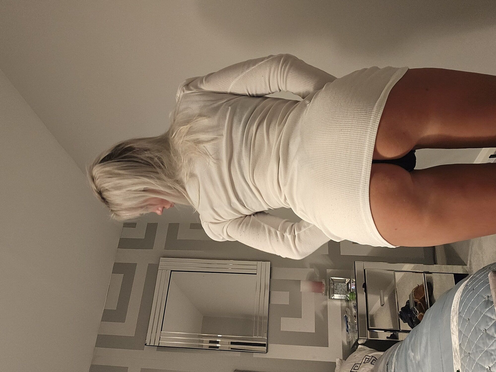 Wife's snapshots for hubby-showing off her sexy body #4