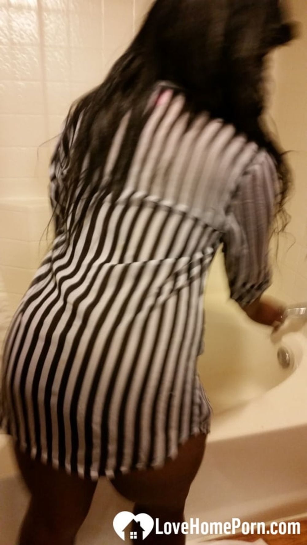 Black honey gets recorded as she showers #10