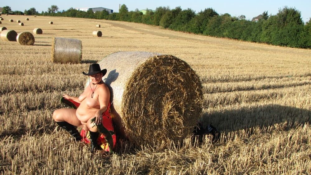 Anna naked on straw bales ... #8