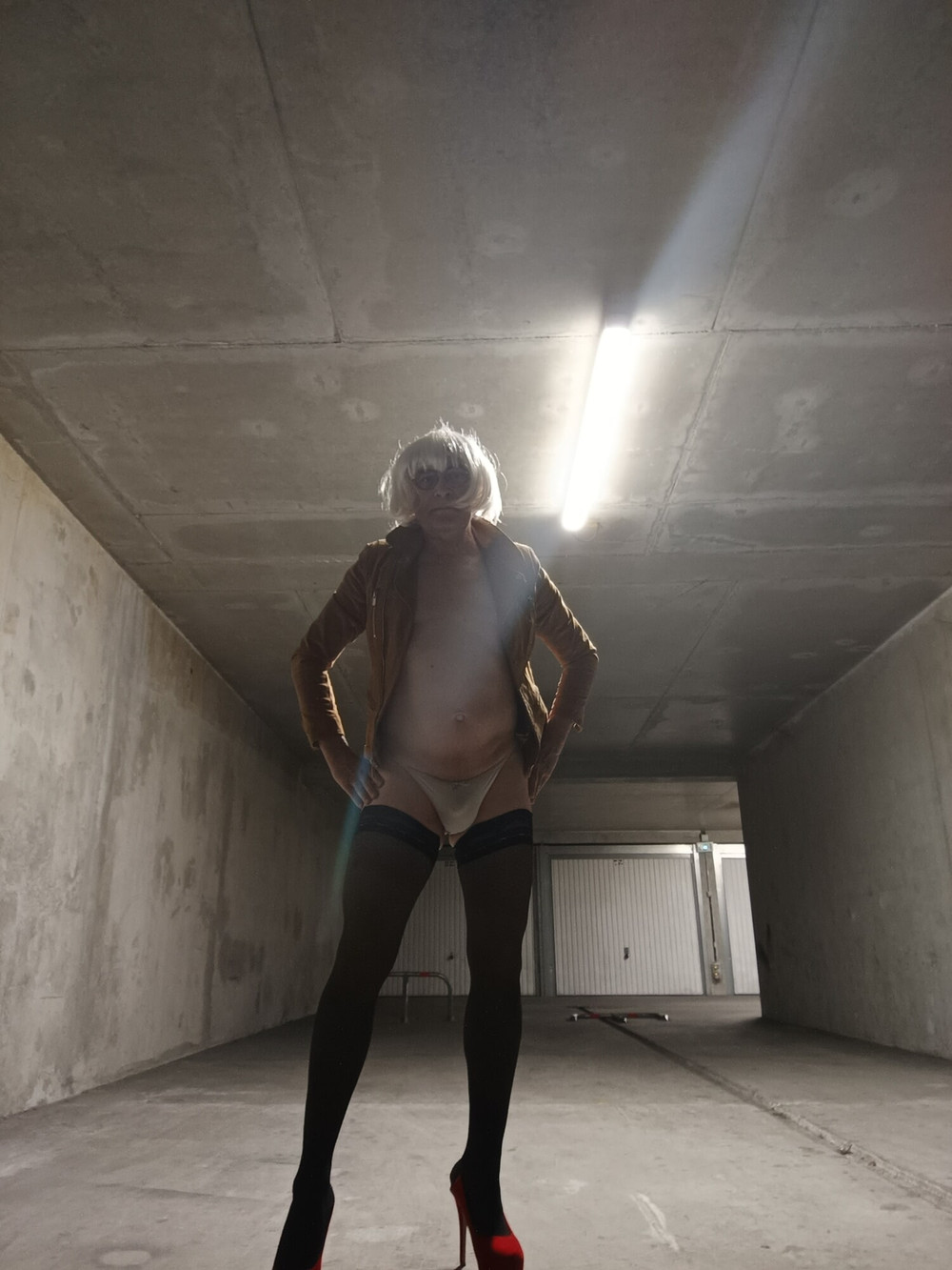 carla dans le sous sol  #7