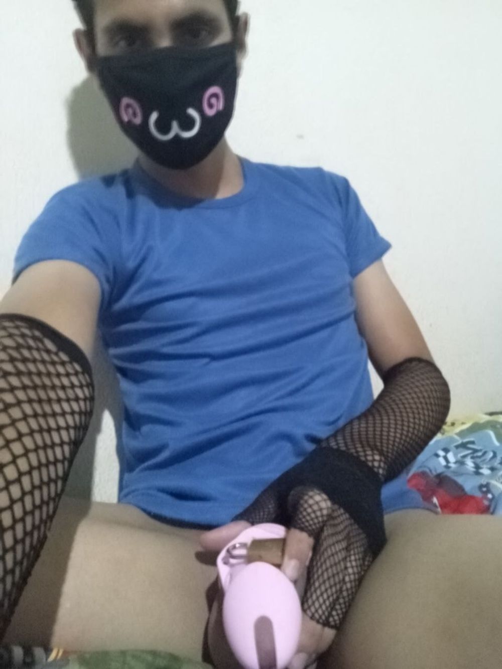 Femboy en castidad 