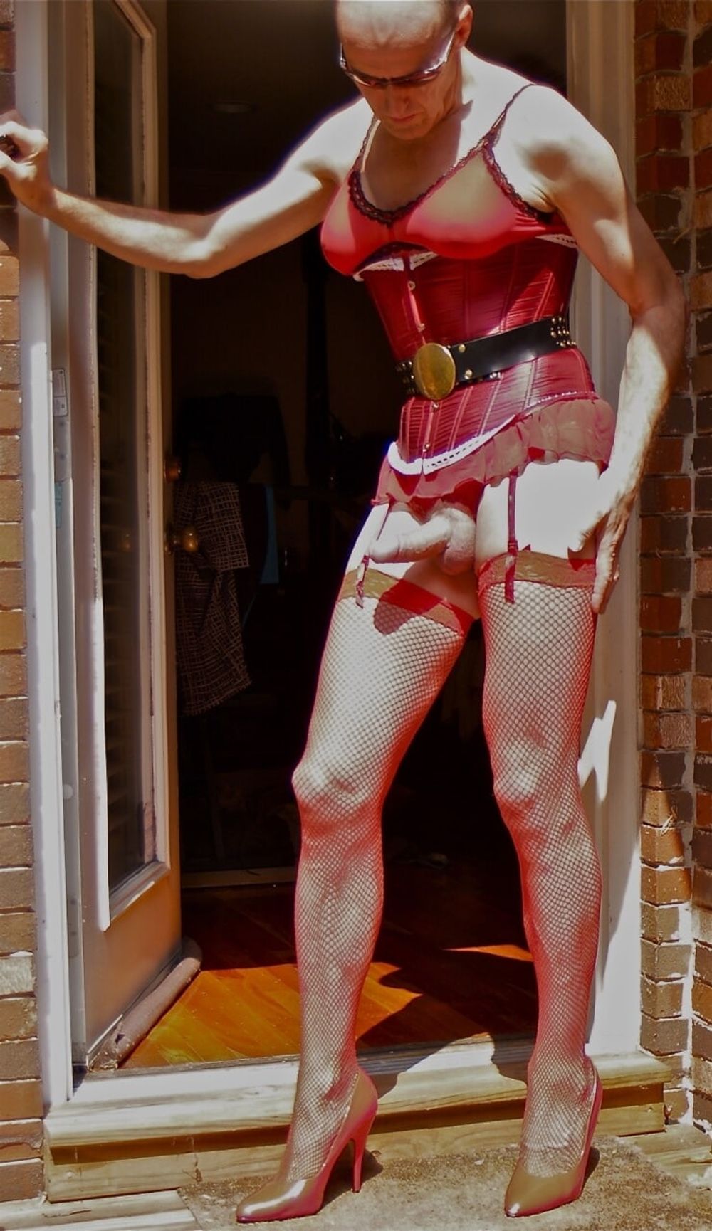 20100921 deck in red corset #35