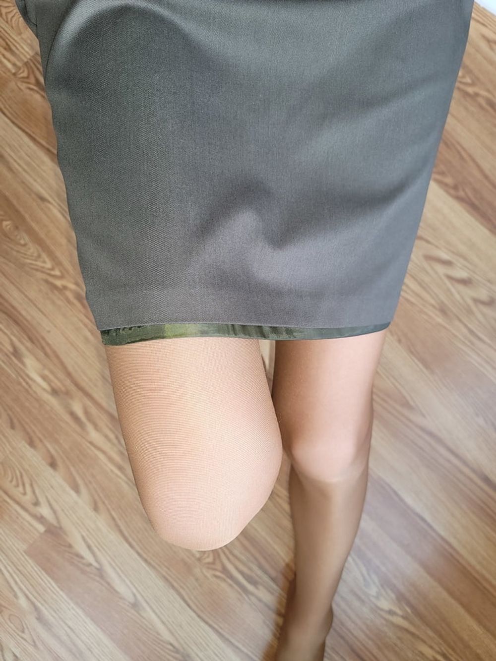 Lined green office pencil skirt with glossy pantyhose  #7