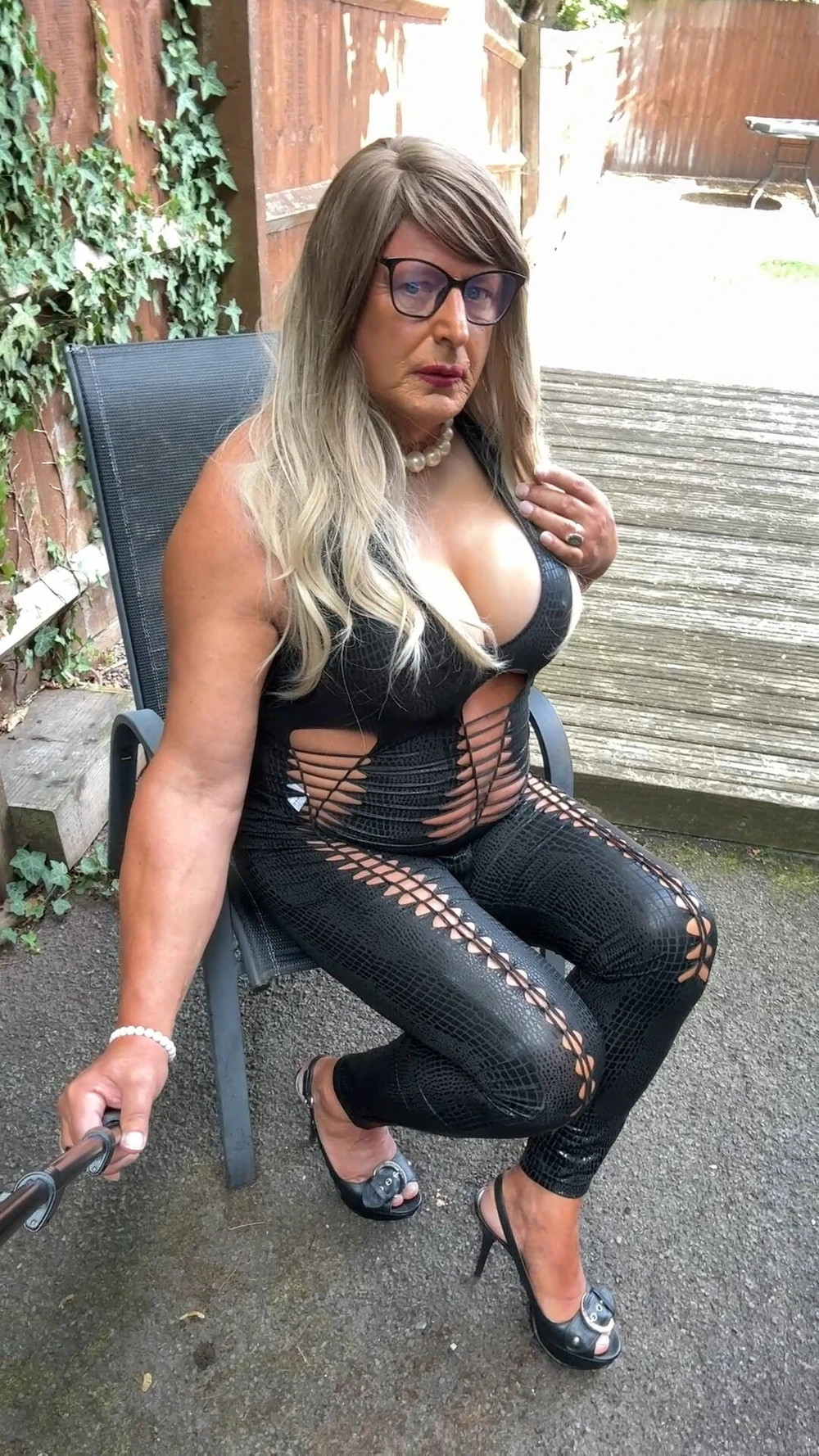 Sexy Crossdresser Kellycd2022 in black pvc and heels  #5