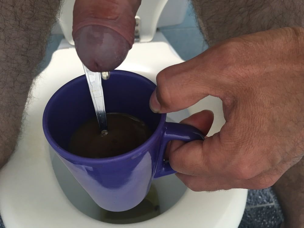 Coffee pee pissing 