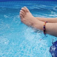 Pool feet