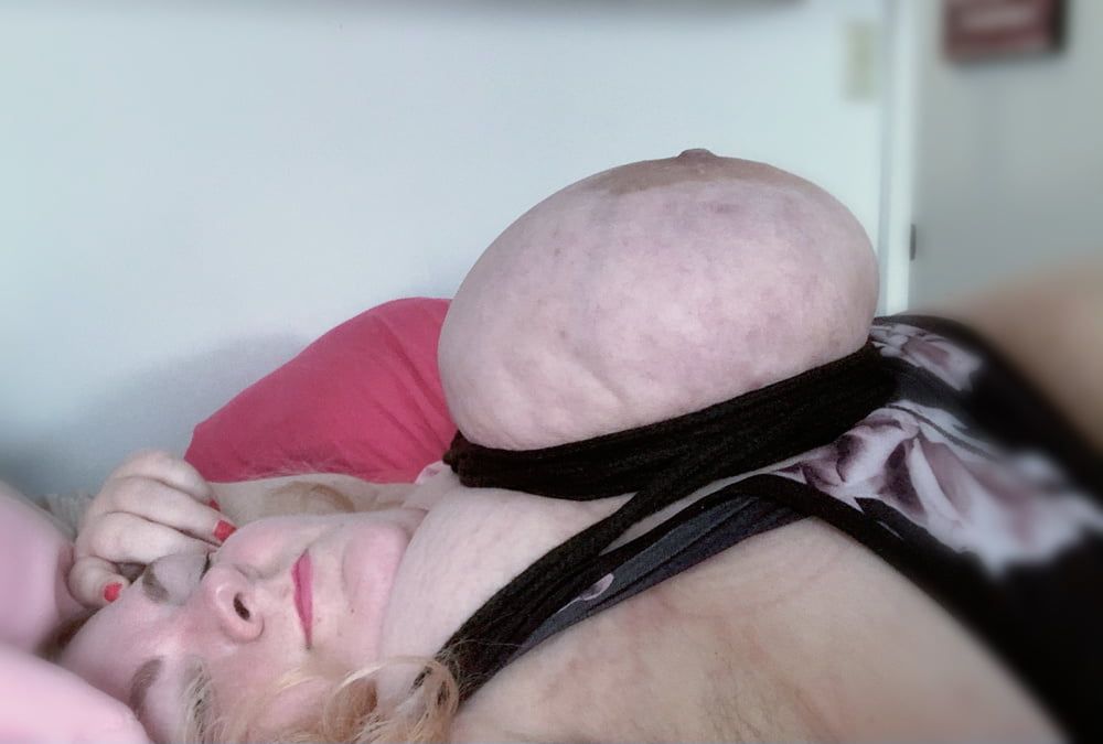 Big Tits SSBBW MrsApple Tied