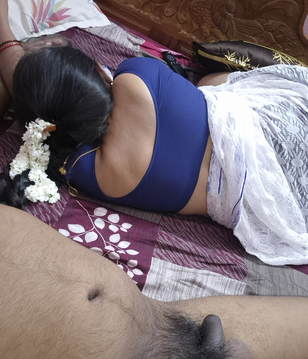 Desi Sexy Bhabhi big juicy tits fucking sex pics #9