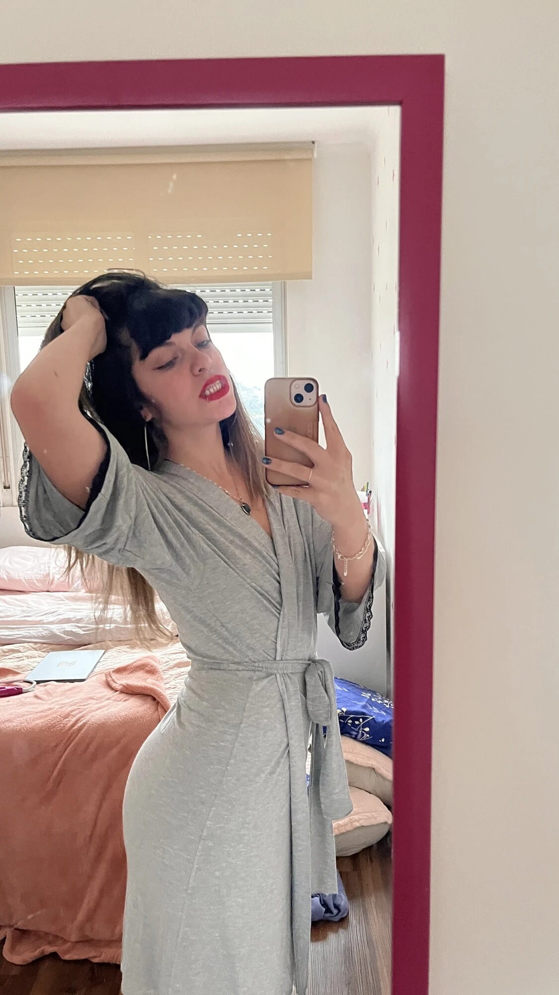 Red lips makes me feel extra hot #10