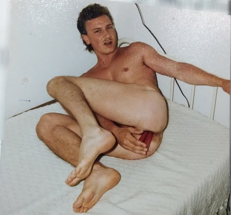 young guy Anal Selfies