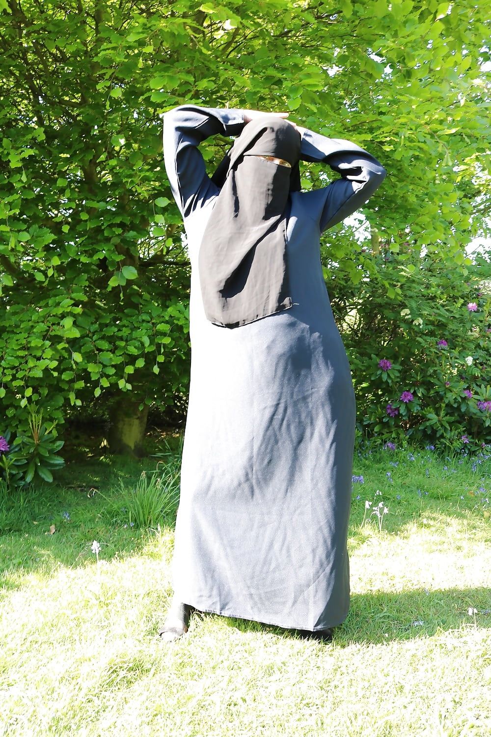 Muslim Burqa Niqab suspenders Outdoors Flashing  #21