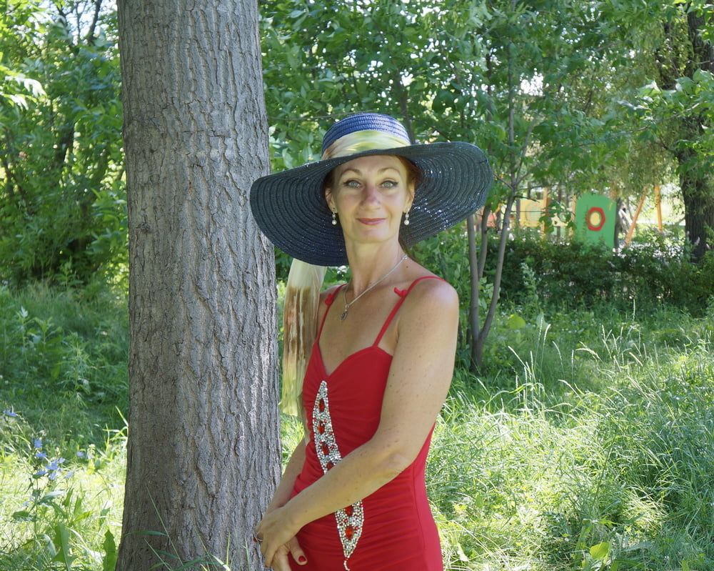 Red dress - green garden #5