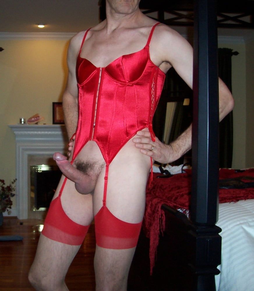 20071117 red corset #8