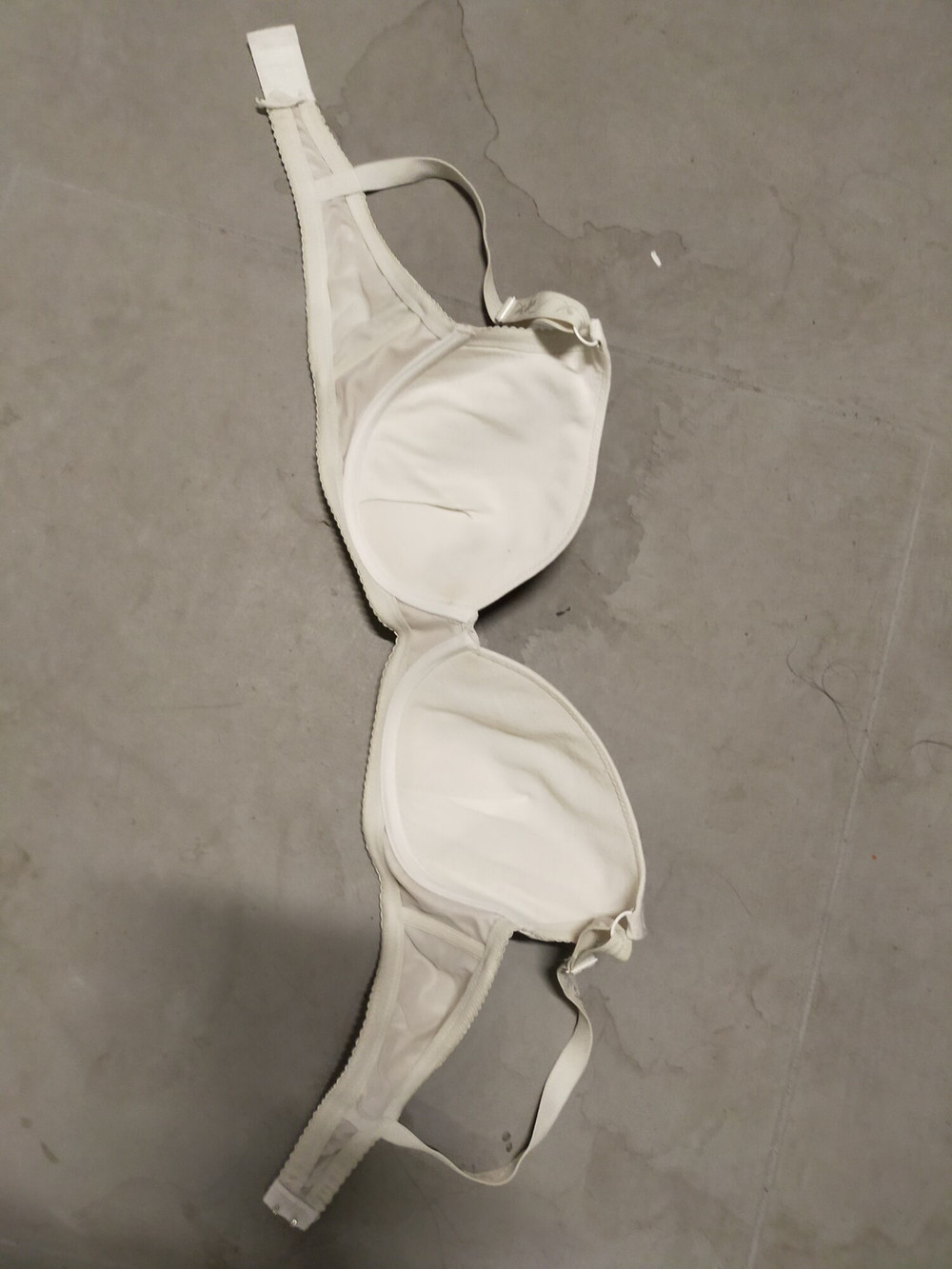 Selfie with 6 gigantic bras. Wacoal F80. #13