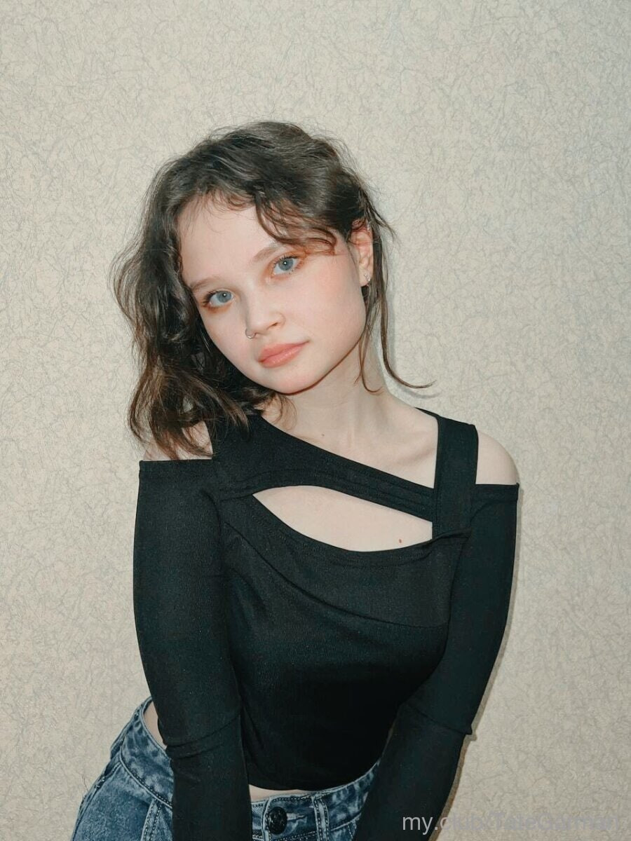 Emily Free Photos #18