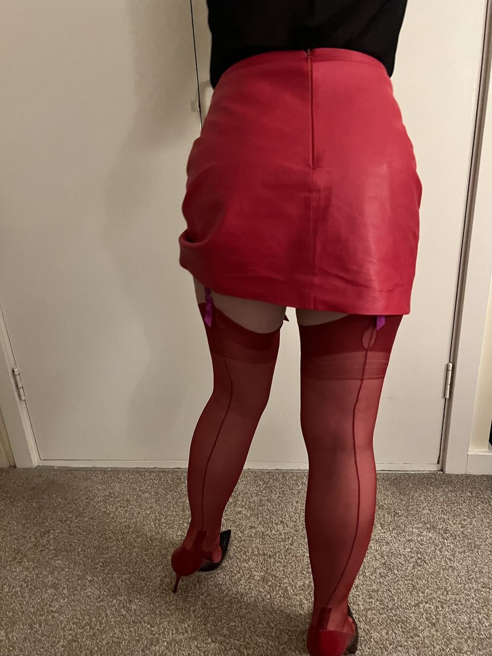 MILF dressed in stockings and skirt for night out #9