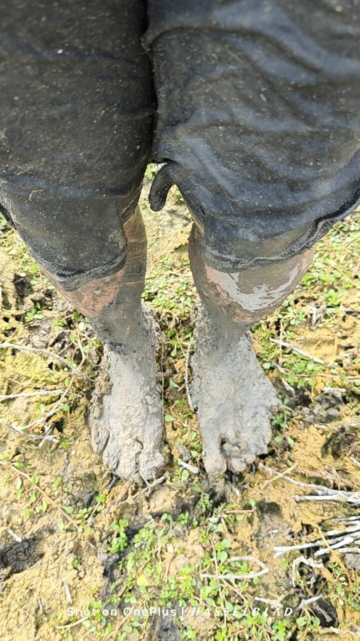 Muddy Feet and Solo #16