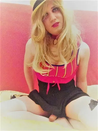 i am your blonde sweet school girl         