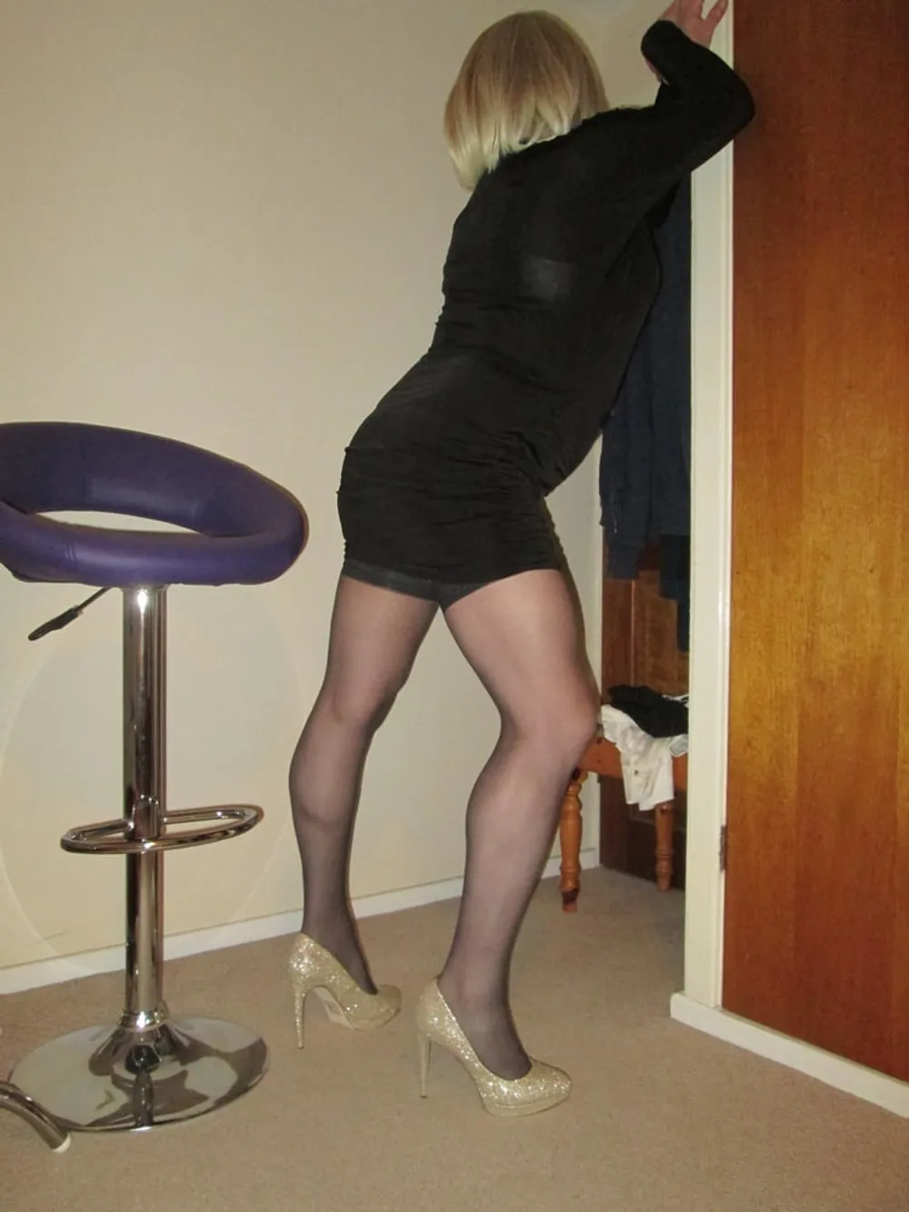 SISSY POSING IN FEMWEAR #18