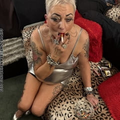 这就是荡妇的样子