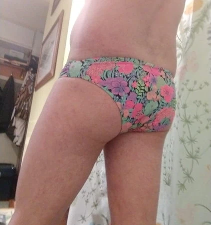 amateur sissy slut crossdresser in lingerie         