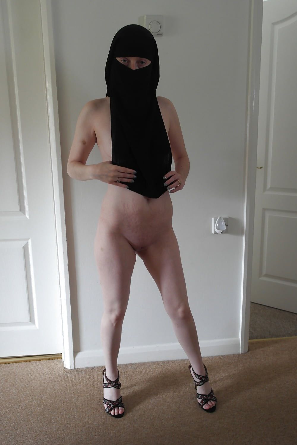 Haley Naked British Harem girl in Niqab #8