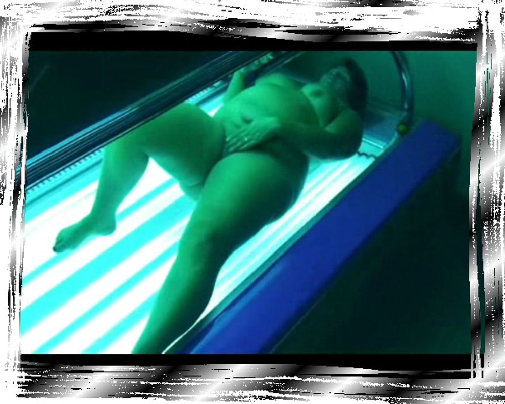 Tanning salon voyeur #2