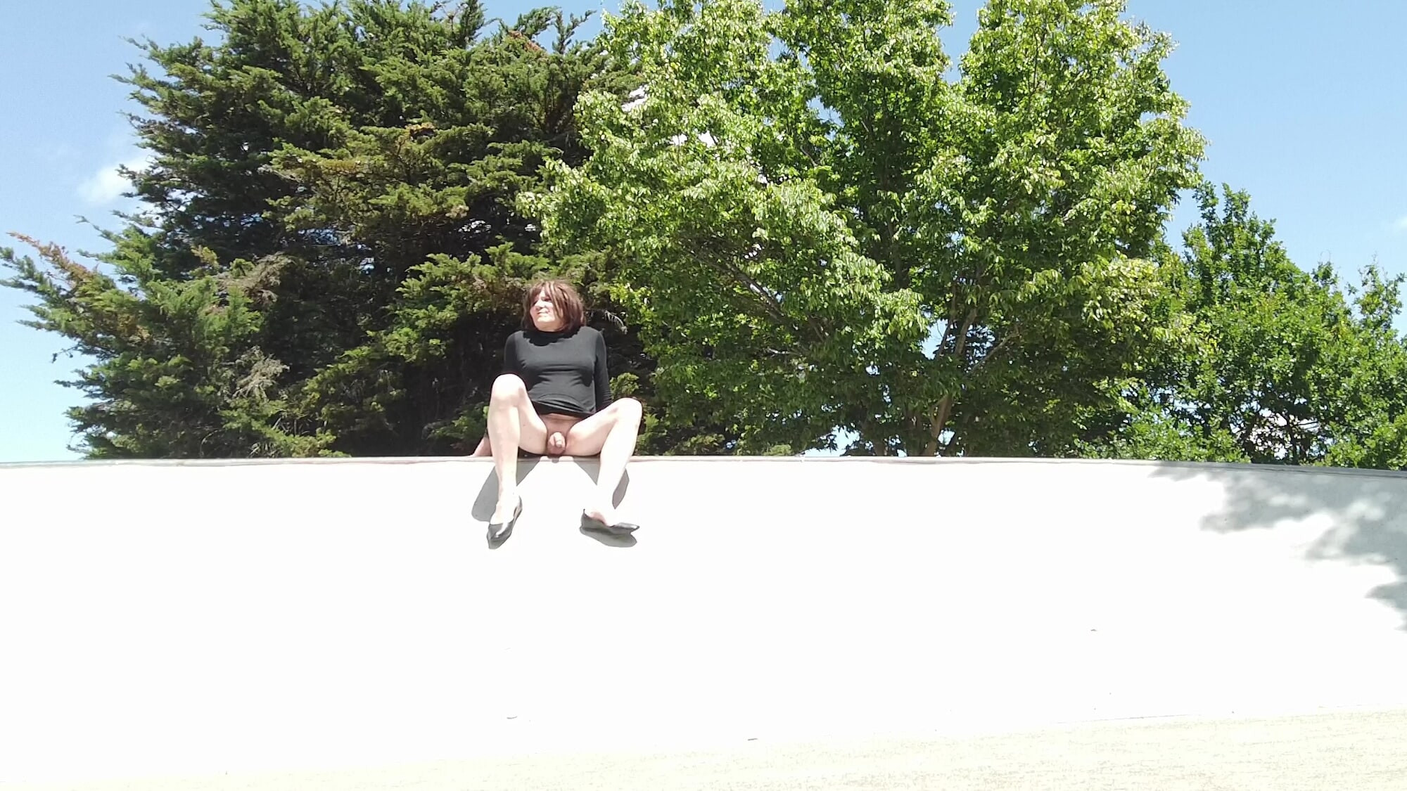 Crossdress Roadtrip - Skate park #11
