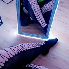 feet