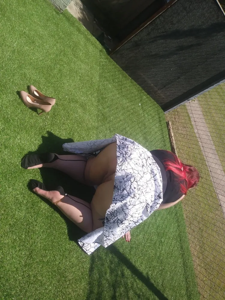 Rockabilly Mum in the Sun