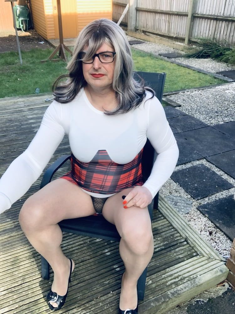 Amateur crossdresser kelly cd in red checked dress nude pan  #14