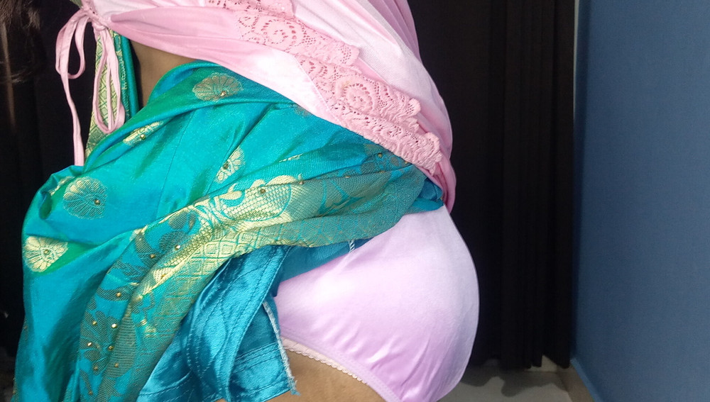 Indian stepmom sexy blou saree and peticot #9