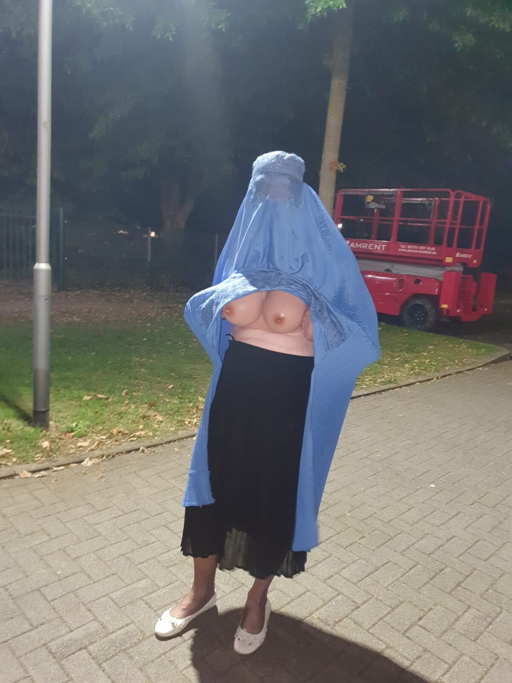 Mit Burka in Venlo #6