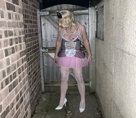 suziexx alleyway hooker dress up         