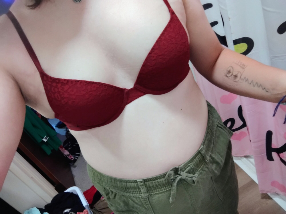 Blood red bra    sexy body to  #22