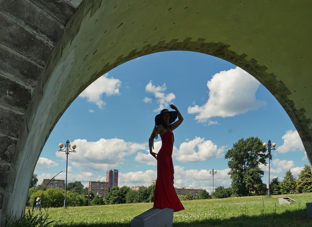 under the arch of the aqueduct #14