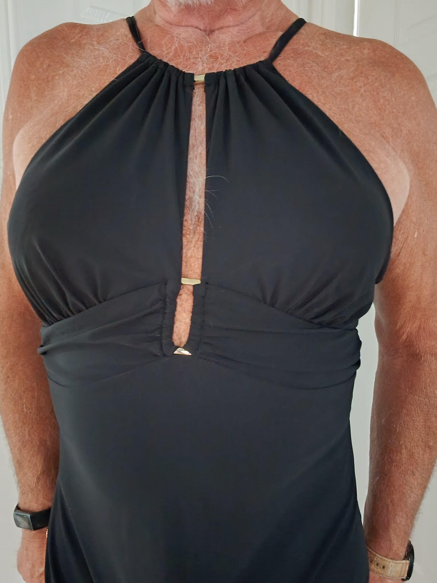Costum de baie în magazinul de caritate 