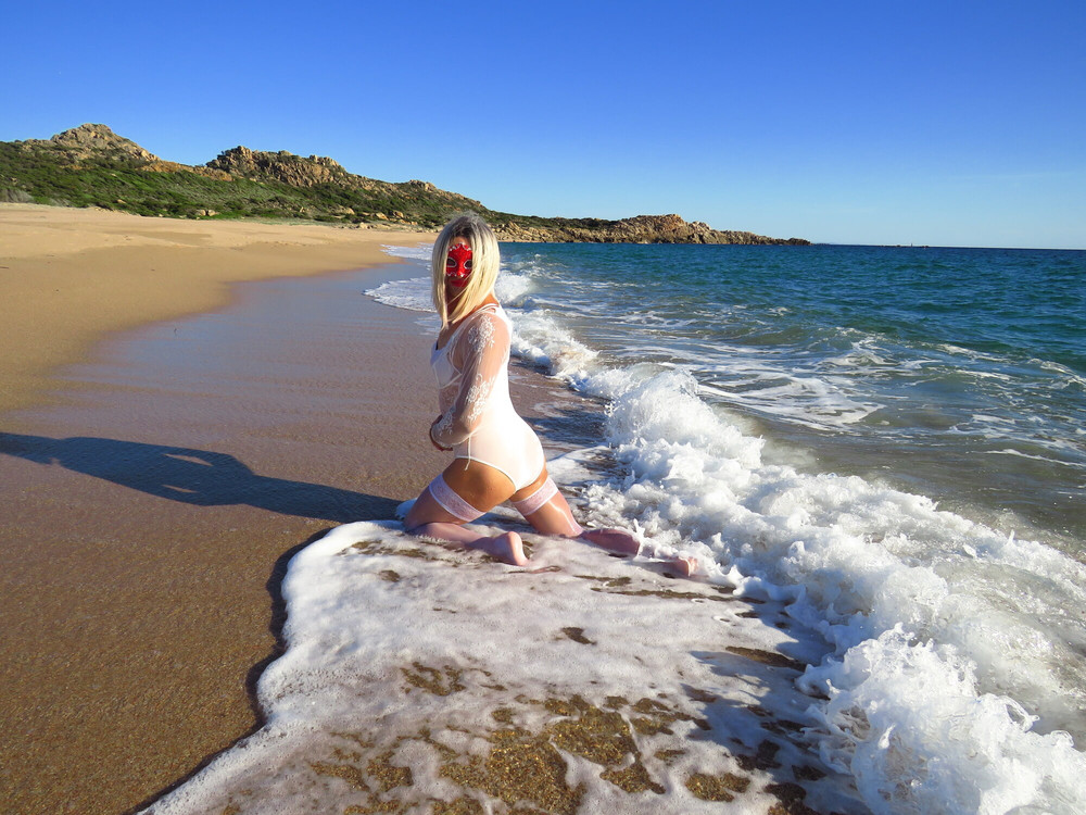 Laura on the beach, erotic photos in sexy lingerie #23