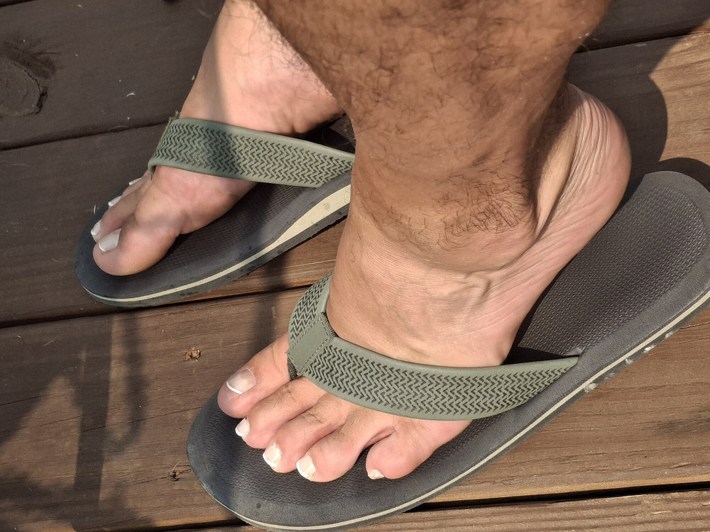 Flip flop feet and French pedicure #16