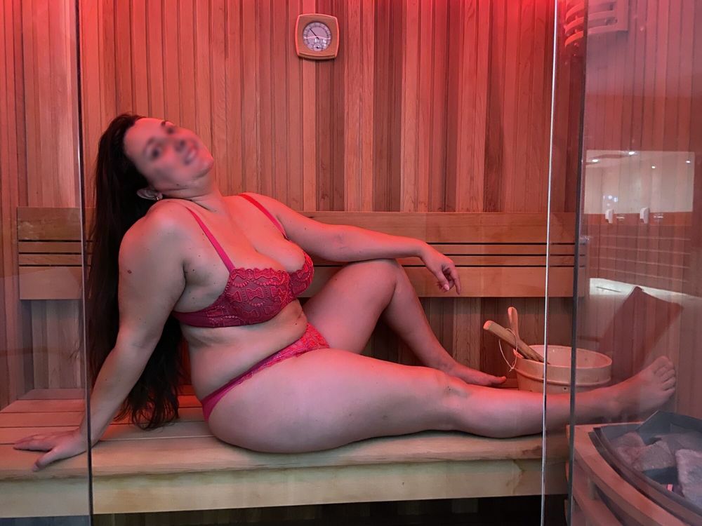 My body in the heat of the sauna